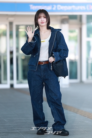 【フォト】TWICEモモ、デニムファッションの着こなしも完ぺき…「ミラノ行ってきます」