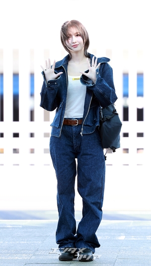 【フォト】TWICEモモ、デニムファッションの着こなしも完ぺき…「ミラノ行ってきます」