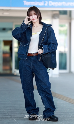 【フォト】TWICEモモ、デニムファッションの着こなしも完ぺき…「ミラノ行ってきます」