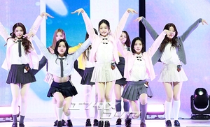 【フォト】Hearts2Hearts、ドキドキのデビュー曲のステージ