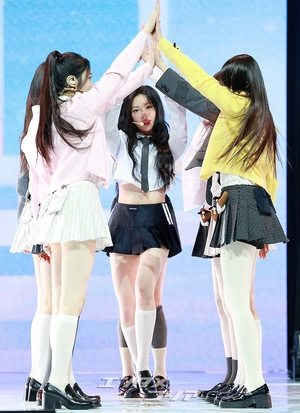 【フォト】Hearts2Hearts、ドキドキのデビュー曲のステージ