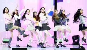 【フォト】Hearts2Hearts、ドキドキのデビュー曲のステージ