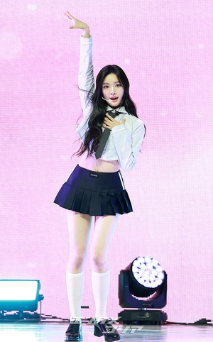 【フォト】Hearts2Hearts、ドキドキのデビュー曲のステージ