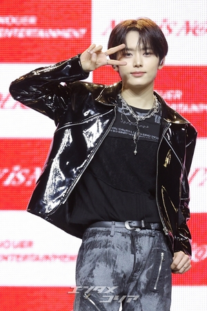 【フォト】NouerA、1stアルバム「Chapter：New is Now」でデビュー