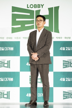 【フォト】映画『ロビー』監督・主演のハ・ジョンウ