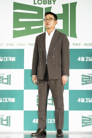 【フォト】映画『ロビー』監督・主演のハ・ジョンウ