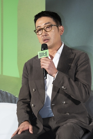 【フォト】映画『ロビー』監督・主演のハ・ジョンウ