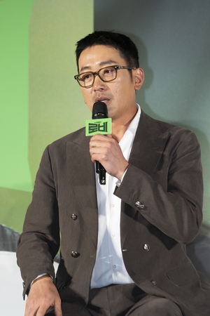 【フォト】映画『ロビー』監督・主演のハ・ジョンウ