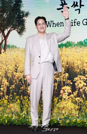 【フォト】ムン・ソリ＆パク・ヘジュン、中年のエスンとグァンシク＝『おつかれさま』