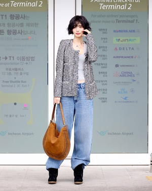 【フォト】ナナ「ISABEL MARANT」ショー出席のため出国…空港ファッションに注目