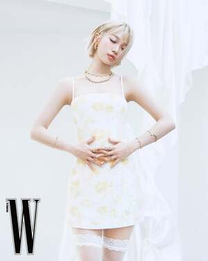 【フォト】LE SSERAFIMチェウォン、ラブリー＆幻想的な表情…まばゆいオーラ