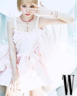 【フォト】LE SSERAFIMチェウォン、ラブリー＆幻想的な表情…まばゆいオーラ