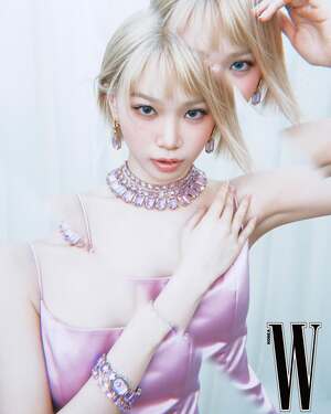 【フォト】LE SSERAFIMチェウォン、ラブリー＆幻想的な表情…まばゆいオーラ