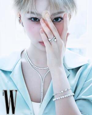 【フォト】LE SSERAFIMチェウォン、ラブリー＆幻想的な表情…まばゆいオーラ