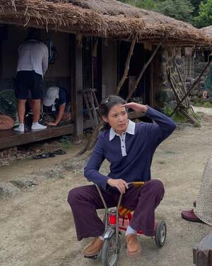 【フォト】『おつかれさま』主演IU＆パク・ボゴム、甘い雰囲気のオフショット大放出