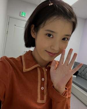 【フォト】『おつかれさま』主演IU＆パク・ボゴム、甘い雰囲気のオフショット大放出