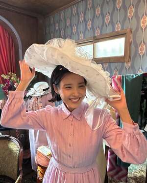 【フォト】『おつかれさま』主演IU＆パク・ボゴム、甘い雰囲気のオフショット大放出