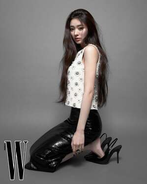 【フォト】MEOVV「W KOREA」カバー飾る…グループ＆ソロショットで強烈インパクト