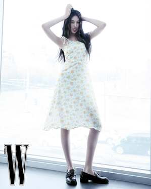 【フォト】MEOVV「W KOREA」カバー飾る…グループ＆ソロショットで強烈インパクト