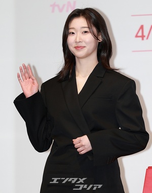 【フォト】ハン・イェジ、胸が高鳴る人生初の制作発表会