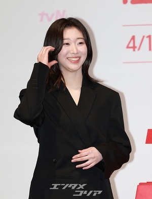 【フォト】ハン・イェジ、胸が高鳴る人生初の制作発表会