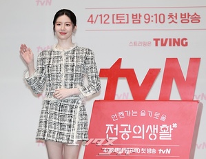 【フォト】コ・ユンジョン、美しきレジデント