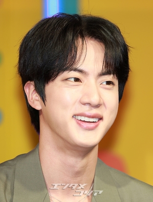 【フォト】防弾少年団JIN＆キアン84＆チ・イェウン「キアン荘に来てね」