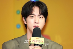 【フォト】防弾少年団JIN＆キアン84＆チ・イェウン「キアン荘に来てね」