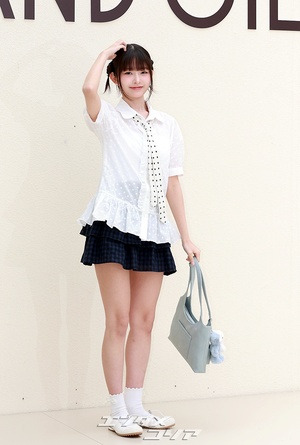 【フォト】IVEレイ、キュートなポーズで男心を刺激