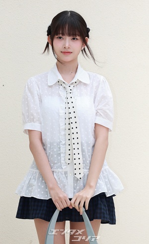 【フォト】IVEレイ、キュートなポーズで男心を刺激