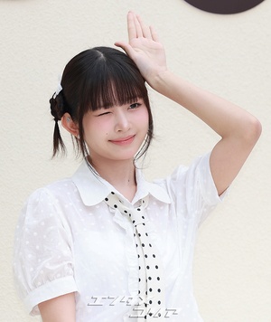 【フォト】IVEレイ、キュートなポーズで男心を刺激