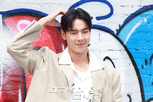 【フォト】MONSTA Xジュホン＆ショヌ、ストリートファッションとダンディなスーツで相反する魅力