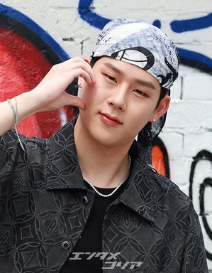 【フォト】MONSTA Xジュホン＆ショヌ、ストリートファッションとダンディなスーツで相反する魅力