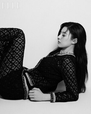 【フォト】「CHANEL」アンバサダーのコ・ユンジョン、優雅で魅惑的なスタイル