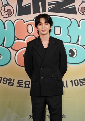 【フォト】スーツ姿のユ・スンホ　デビュー25年目で初バラエティー番組レギュラーに