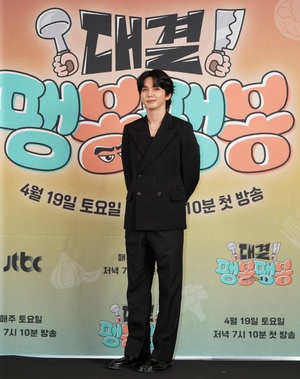 【フォト】スーツ姿のユ・スンホ　デビュー25年目で初バラエティー番組レギュラーに