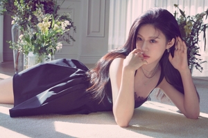 【フォト】DIDIER DUBOTの新キャンペーンで別格の美しさを披露するコ・ユンジョン