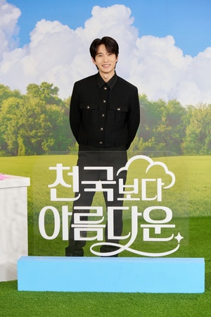 【フォト】『君は天国でも美しい』で牧師役演じるリュ・ドクファン