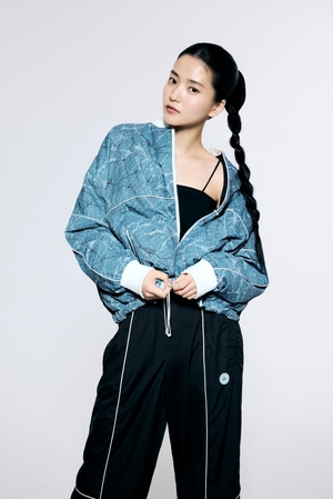 【フォト】キム・テリ、クールな装いもバッチリ…365日漂うさわやかな魅力