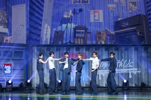 【フォト】「さわやかさのアイコン」TWS、新譜先行公演のステージ