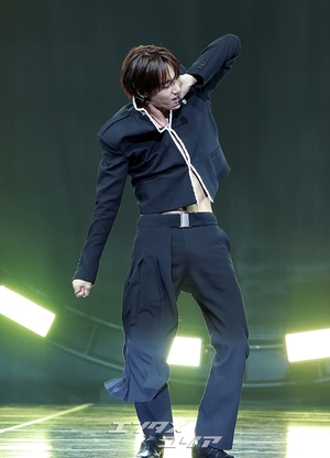 【フォト】EXOカイ、2年ぶりのソロ・ステージで格の違うパフォーマンス