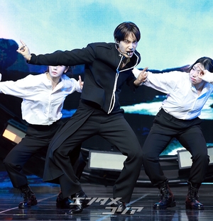【フォト】EXOカイ、2年ぶりのソロ・ステージで格の違うパフォーマンス