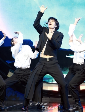 【フォト】EXOカイ、2年ぶりのソロ・ステージで格の違うパフォーマンス