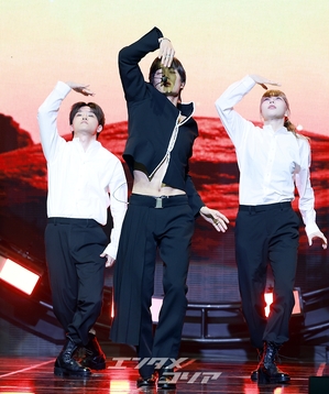 【フォト】EXOカイ、2年ぶりのソロ・ステージで格の違うパフォーマンス