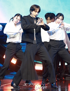 【フォト】EXOカイ、2年ぶりのソロ・ステージで格の違うパフォーマンス