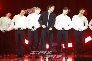 【フォト】EXOカイ、2年ぶりのソロ・ステージで格の違うパフォーマンス