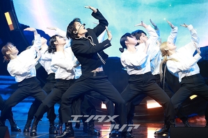 【フォト】EXOカイ、2年ぶりのソロ・ステージで格の違うパフォーマンス