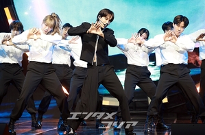 【フォト】EXOカイ、2年ぶりのソロ・ステージで格の違うパフォーマンス