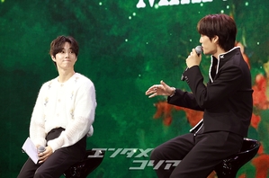 【フォト】EXOスホ＆カイ、和気あいあいの雰囲気