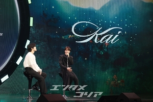 【フォト】EXOスホ＆カイ、和気あいあいの雰囲気